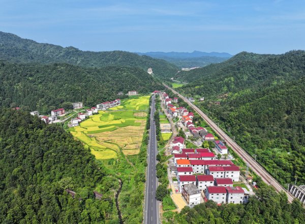 云开体育我国农村地区交通条款握续改善-开云官网切尔西赞助商(2024已更新(最新/官方/入口)